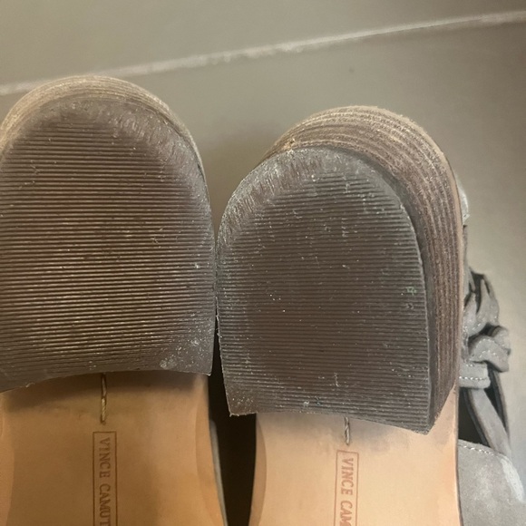 SUEDE VINCE CAMUTO Prestetta Bootie Foxy True Leather Taupe Back Zip SZ 8.5 EUC - Picture 8 of 14